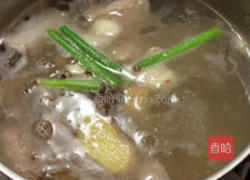 冬瓜排骨汤的做法图解1