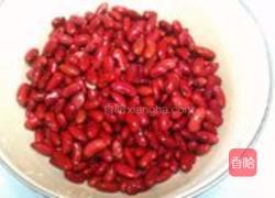 西红柿焗红腰豆的做法图解1