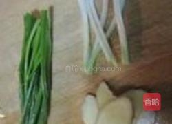 葱香鲳鱼的做法图解2