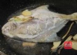 葱香鲳鱼的做法图解4