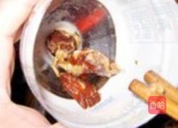 巧用橘子皮自制熏肠的做法图解2