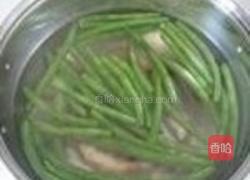 四季豆煸腊肠的做法图解2