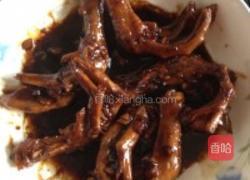 酱爆鸭掌的做法图解3