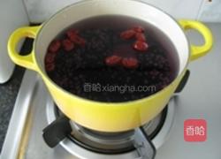 黑米薏仁桂圆汤的做法图解3