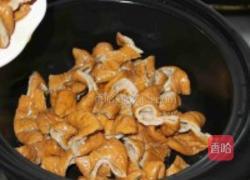 臭豆腐肥肠煲的做法图解8