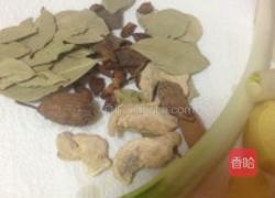 五香卤牛肉配凤爪的做法图解1