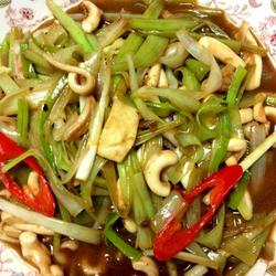 蒜苗酱爆鱿鱼的做法[图]