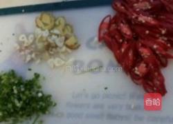 香辣酸豆角炒墨鱼的做法图解3