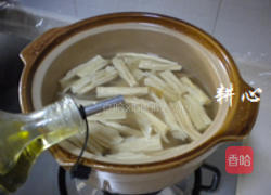 金针菜腐竹排骨汤的做法图解10