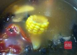 玉米乌鸡汤的做法图解3