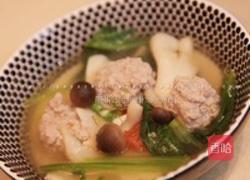 菌菇肉丸子汤的做法图解1