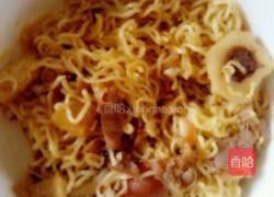 炒方便面的做法图解1