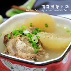 筒子骨萝卜汤的做法[图]