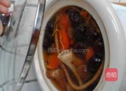 鸡爪猪肉汤的做法图解3