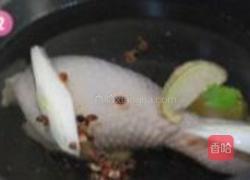 鲜菌鸡腿云吞汤煲的做法图解2