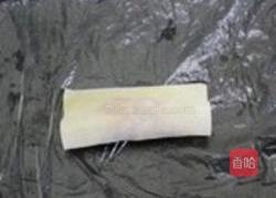 胡萝卜冬菇猪肉馅馄饨的做法图解5