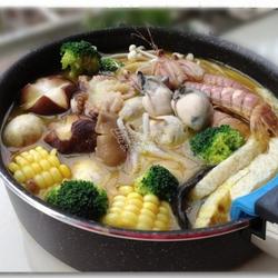 金灿灿的黄金海鲜火锅迎新年的做法[图]