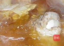 芡实薏仁竹笋干大骨汤的做法图解3