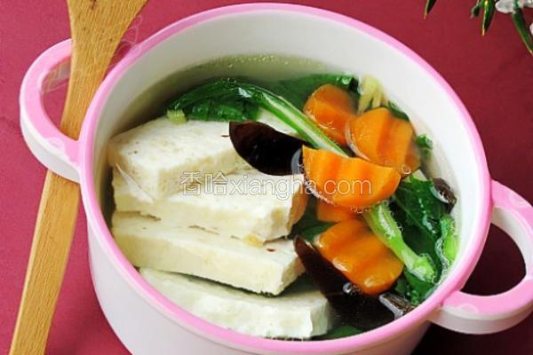 鸡肉豆腐蔬菜汤