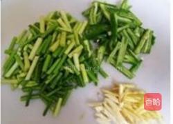 爆炒小河虾的做法图解2