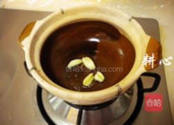 鸡头米排骨煲的做法图解4