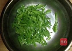 豆干拌荷兰豆的做法图解1