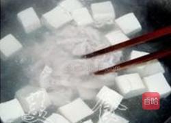 香菜叶肉片豆腐汤的做法图解2