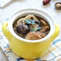 莲藕香菇鲜鸡汤的做法[图]