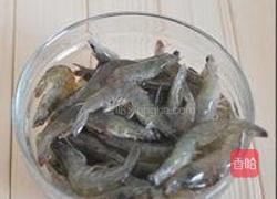 龙井茶香虾的做法图解2
