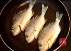 蟹味菇黄翅鱼汤的做法图解2