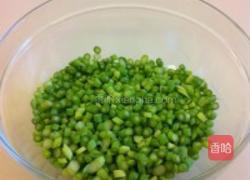 蒜薹炒蛋的做法图解1