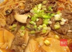 双菇酸汤肥牛的做法图解8