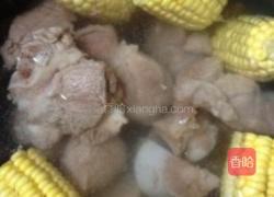 粟米红萝卜猪骨汤的做法图解3