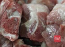 黑豆山药排骨汤的做法图解1