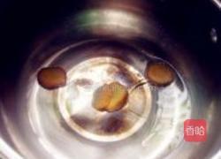香菇黄花菜炖鸡的做法图解5