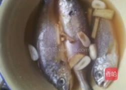 电饭煲黄鱼的做法图解2