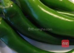火腿炒尖椒的做法图解2