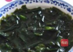 裙带菜汆丸子汤的做法图解1