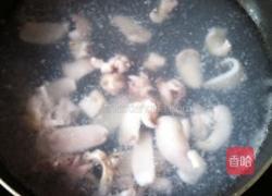 日式墨鱼鲜虾乌东面的做法图解2