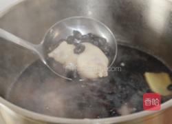 猪蹄黑豆汤的做法图解5