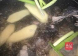 高仿白萝卜乌鸡汤的做法图解3