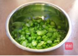 玉树金钱翡翠羹的做法图解1