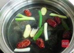 红枣银耳乌鸡汤的做法图解5