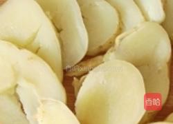 蛤蜊鲜虾奶油烧的做法图解2
