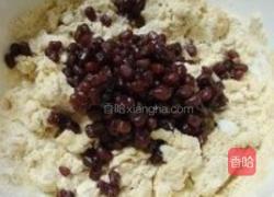 杂粮蜜豆窝窝头的做法图解3