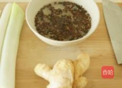 蒸牛肉丸子的做法图解1