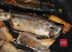 盐煎秋刀鱼的做法图解4