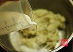 土豆泥鳀鱼杯子蛋糕的做法图解5