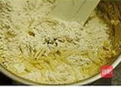 土豆泥鳀鱼杯子蛋糕的做法图解2