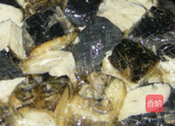 臭豆腐烧肥肠的做法图解3